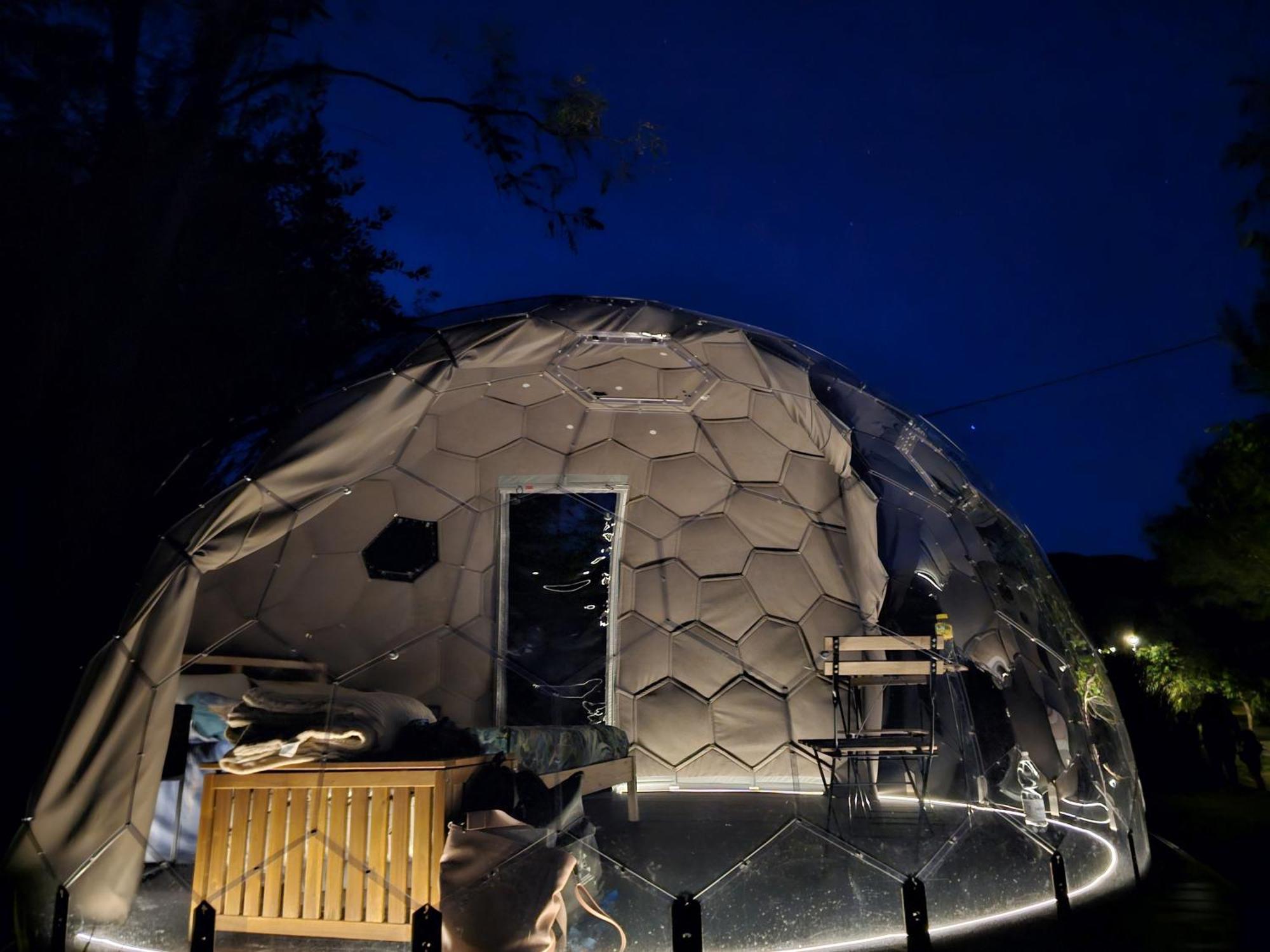 Camping Paradiso 佩萨罗 外观 照片