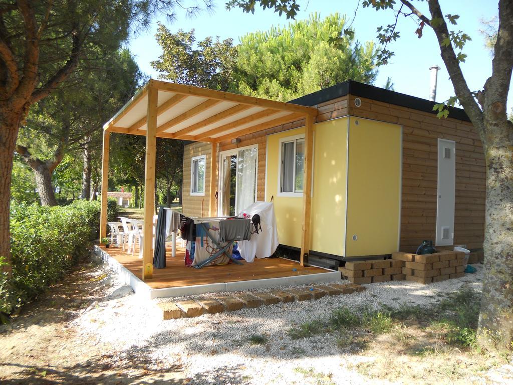 Camping Paradiso 佩萨罗 客房 照片